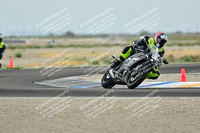 media/Apr-18-2025-TrackDaz (Fri) [[45f5874c44]]/C Group/Session 1 (Turn 7)/